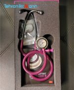 گوشی پزشکی لیتمن کلاسیک ۳ بادمجانی آینه ای صورتی ۵۹۶۰ تصویر جعبه باز شده ۲
