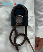 هولدر گوشی پزشکی Movamed Stethscope Holder - نمونه کاربرد 4 Usage